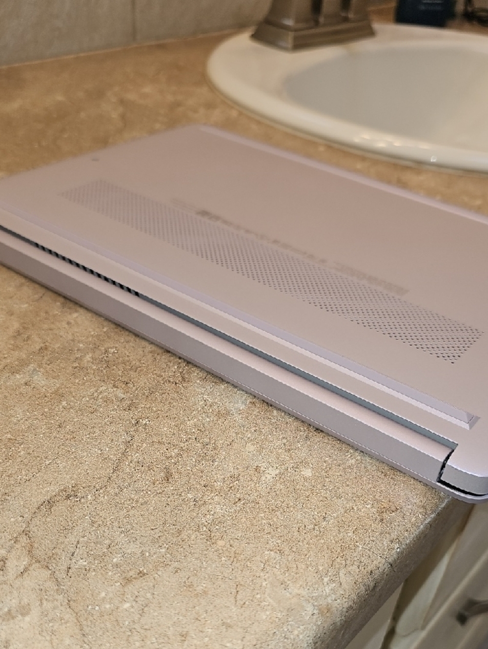 HP Lavender Silver Notebook Laptop - Sleek HP Portable Computer - Picture 10 of 16
